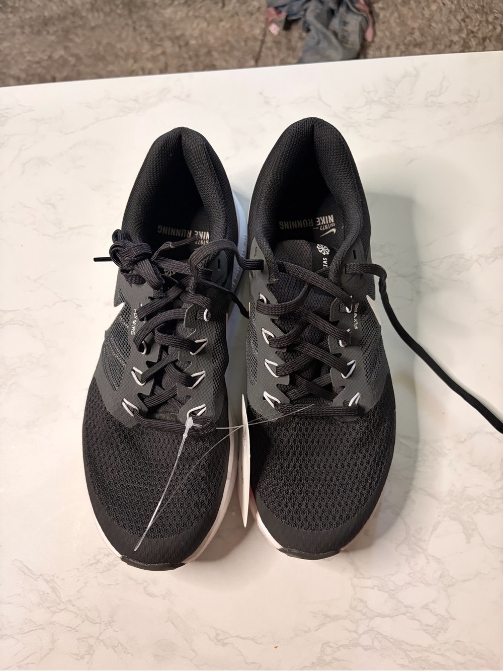 Nike Men's Black and White Athletic Running Shoes